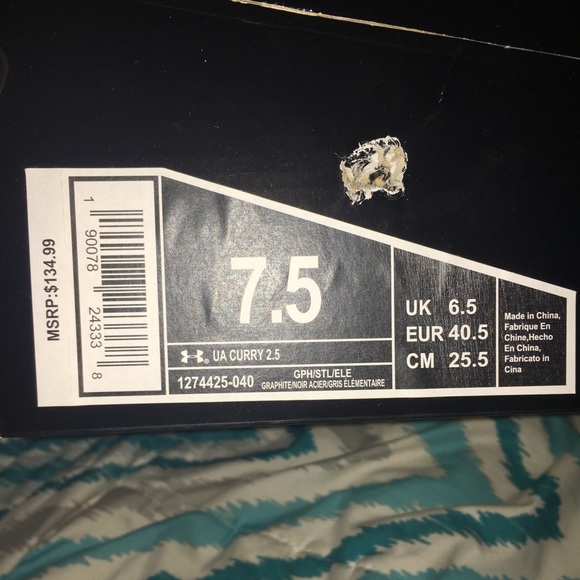 Curry Basketball shoes - Picture 6 of 6